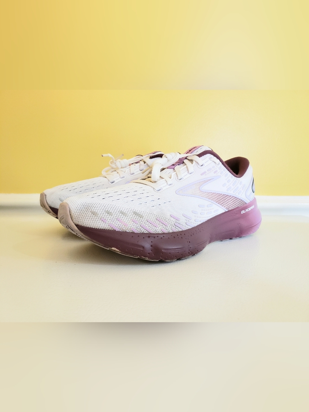 BROOKS Women's Glycerin 20 Running Shoes (10.5M) White/Maroon/Purple